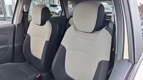 BF68YMM Renault Captur 1.5 dCi 90 Iconic 5dr EDC Thumbnail #20