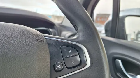 BF68YMM Renault Captur 1.5 dCi 90 Iconic 5dr EDC Thumbnail #22