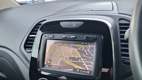 BF68YMM Renault Captur 1.5 dCi 90 Iconic 5dr EDC Thumbnail #30