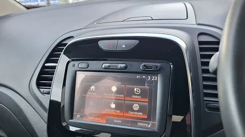 BF68YMM Renault Captur 1.5 dCi 90 Iconic 5dr EDC Thumbnail #32