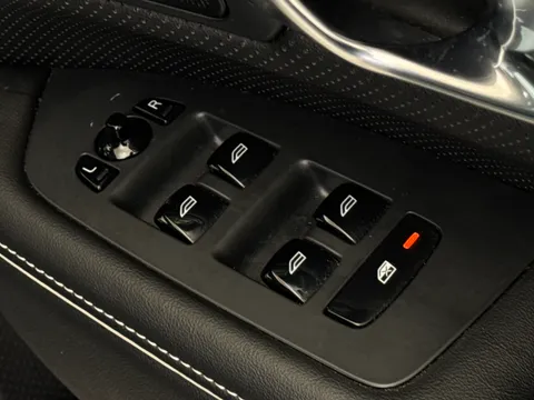 WV71FHW Volvo V90 2.0 B4P R DESIGN 5dr Auto Thumbnail #21