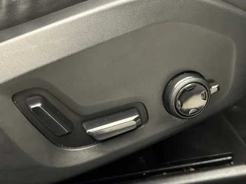 WV71FHW Volvo V90 2.0 B4P R DESIGN 5dr Auto Thumbnail #24