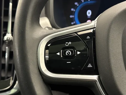 WV71FHW Volvo V90 2.0 B4P R DESIGN 5dr Auto Thumbnail #26