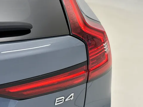 WV71FHW Volvo V90 2.0 B4P R DESIGN 5dr Auto Thumbnail #40