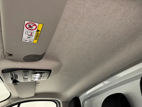 DL75WFP Renault Trafic LL30 Blue dCi 150 Extra [Safety] Van Thumbnail #11