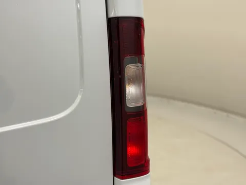 DL75WFP Renault Trafic LL30 Blue dCi 150 Extra [Safety] Van Thumbnail #24