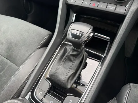 DW23FTO Škoda Karoq 1.5 TSI SE L 5dr DSG Thumbnail #13