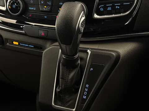 YR23JFE Ford Tourneo Custom 2.0 EcoBlue 130ps L/R 8 Seater Titanium Auto Thumbnail #29