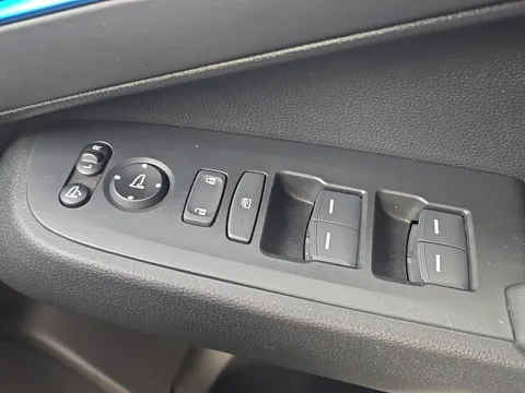 DK75RWO Honda Hr-V 1.5 eHEV Advance Style 5dr CVT Thumbnail #16