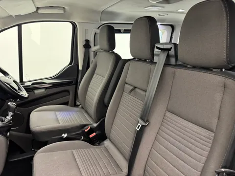 LG72YNK Ford Tourneo Custom 2.0 EcoBlue Hybrid 130ps L/R 8 Seater Titanium Thumbnail #14