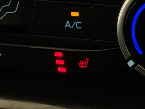 LG72YNK Ford Tourneo Custom 2.0 EcoBlue Hybrid 130ps L/R 8 Seater Titanium Thumbnail #27