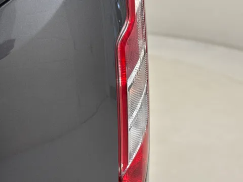 LG72YNK Ford Tourneo Custom 2.0 EcoBlue Hybrid 130ps L/R 8 Seater Titanium Thumbnail #32