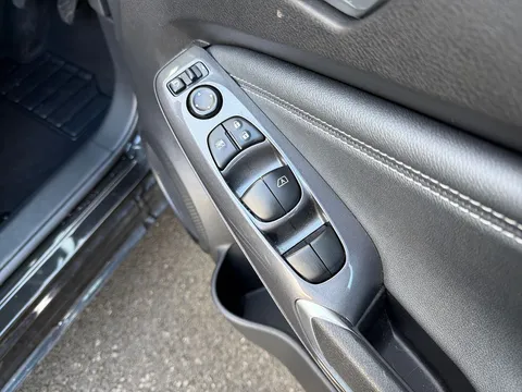 DG22FGN Nissan Juke 1.0 DiG-T 114 N-Connecta 5dr Thumbnail #22