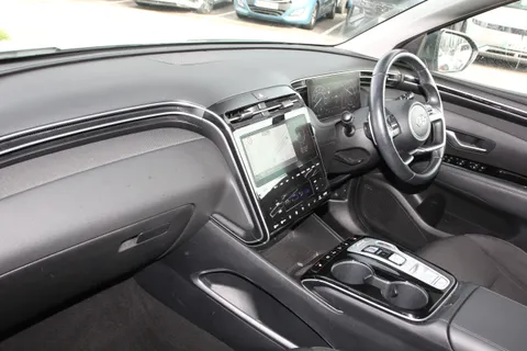 EK71SBV Hyundai Tucson 1.6 TGDi Hybrid 230 Premium 5dr 2WD Auto Thumbnail #9