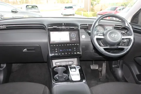 EK71SBV Hyundai Tucson 1.6 TGDi Hybrid 230 Premium 5dr 2WD Auto Thumbnail #12