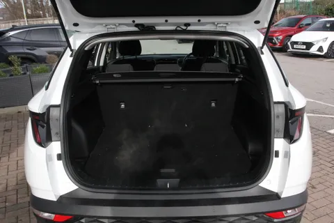 EK71SBV Hyundai Tucson 1.6 TGDi Hybrid 230 Premium 5dr 2WD Auto Thumbnail #14