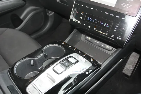 EK71SBV Hyundai Tucson 1.6 TGDi Hybrid 230 Premium 5dr 2WD Auto Thumbnail #24