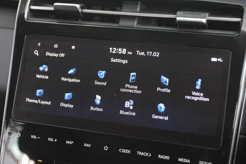 EK71SBV Hyundai Tucson 1.6 TGDi Hybrid 230 Premium 5dr 2WD Auto Thumbnail #30