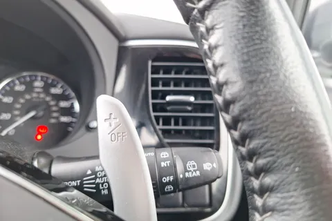 WT18WDF Mitsubishi Outlander 2.2 DI-D 4 5dr Auto Thumbnail #32