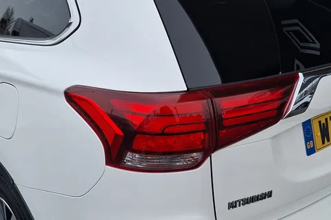 WT18WDF Mitsubishi Outlander 2.2 DI-D 4 5dr Auto Thumbnail #17