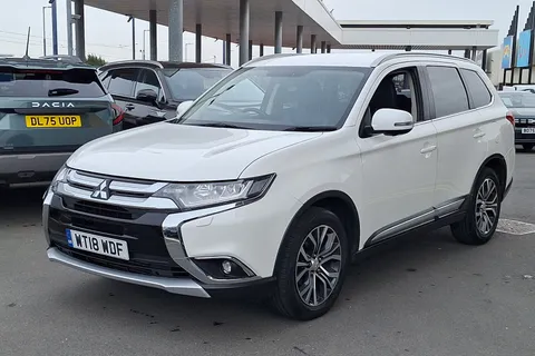 WT18WDF Mitsubishi Outlander 2.2 DI-D 4 5dr Auto Thumbnail #16