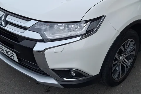 WT18WDF Mitsubishi Outlander 2.2 DI-D 4 5dr Auto Thumbnail #15