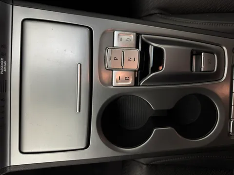 18 of 36 for Hyundai Kona 150kW Premium SE 64kWh 5dr Auto