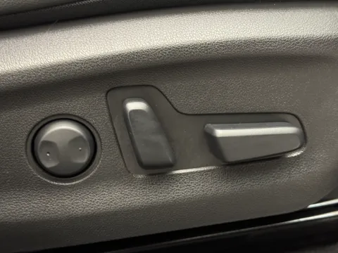 24 of 36 for Hyundai Kona 150kW Premium SE 64kWh 5dr Auto