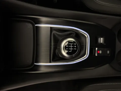 DV72GZN Nissan Qashqai 1.3 DiG-T MH N-Connecta 5dr Thumbnail #17