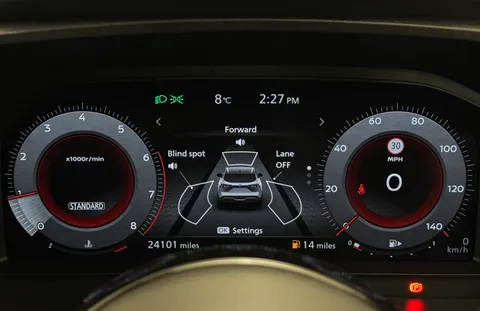 DV72GZN Nissan Qashqai 1.3 DiG-T MH N-Connecta 5dr Thumbnail #30