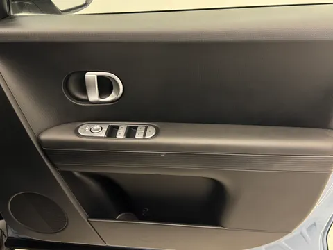 21 of 34 for Hyundai Ioniq 5 160kW Premium 73 kWh 5dr Auto