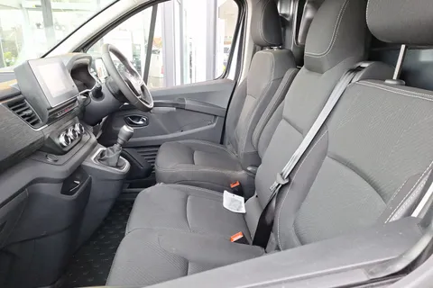 DY73GNU Renault Trafic LL30 Blue dCi 150 Sport+ Van Thumbnail #10