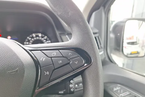 DY73GNU Renault Trafic LL30 Blue dCi 150 Sport+ Van Thumbnail #32