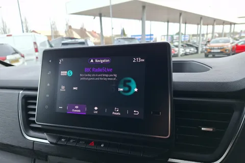 DY73GNU Renault Trafic LL30 Blue dCi 150 Sport+ Van Thumbnail #38