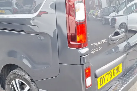 DY73GNU Renault Trafic LL30 Blue dCi 150 Sport+ Van Thumbnail #18