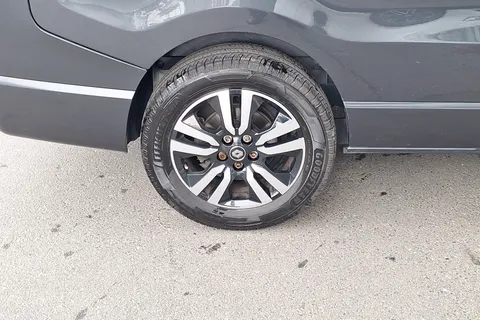 DY73GNU Renault Trafic LL30 Blue dCi 150 Sport+ Van Thumbnail #29