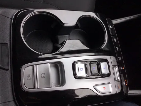 DV71RNA Hyundai Tucson 1.6 TGDi Plug-in Hybrid Premium 5dr 4WD Auto Thumbnail #13