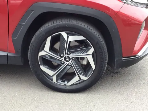 DV71RNA Hyundai Tucson 1.6 TGDi Plug-in Hybrid Premium 5dr 4WD Auto Thumbnail #14