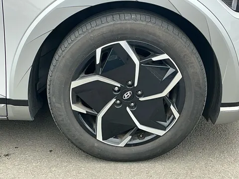 13 of 27 for Hyundai Ioniq 5 168kW Premium 77 kWh 5dr Auto - ZERO DEPOSIT FINANCE & CASHBACK AVAILABLE