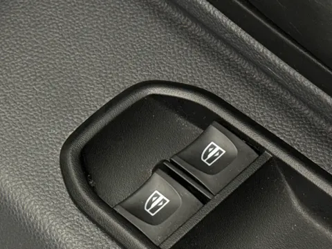 18 of 29 for Dacia Duster 1.0 TCe 100 Bi-Fuel Essential 5dr