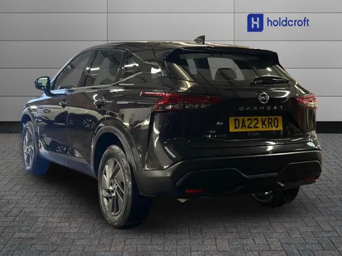 DA22KRO Nissan Qashqai 1.3 DiG-T MH Acenta Premium 5dr Thumbnail #4