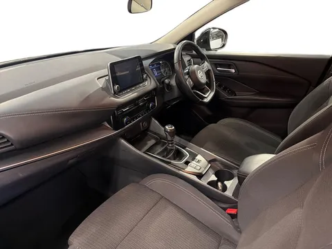 DA22KRO Nissan Qashqai 1.3 DiG-T MH Acenta Premium 5dr Thumbnail #11