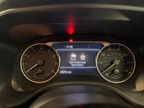 DA22KRO Nissan Qashqai 1.3 DiG-T MH Acenta Premium 5dr Thumbnail #13