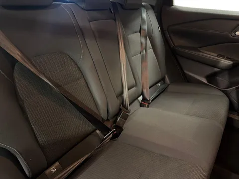 DA22KRO Nissan Qashqai 1.3 DiG-T MH Acenta Premium 5dr Thumbnail #16