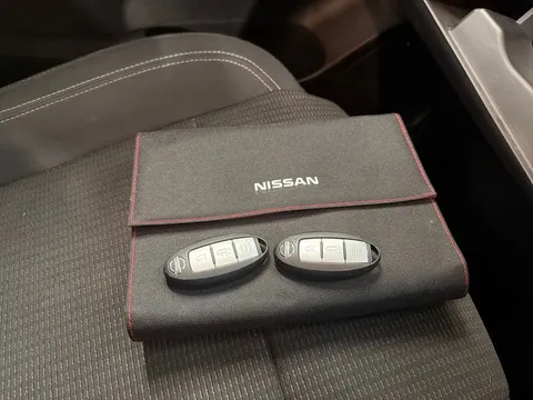 DA22KRO Nissan Qashqai 1.3 DiG-T MH Acenta Premium 5dr Thumbnail #21