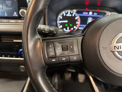 DA22KRO Nissan Qashqai 1.3 DiG-T MH Acenta Premium 5dr Thumbnail #23