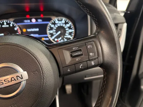 DA22KRO Nissan Qashqai 1.3 DiG-T MH Acenta Premium 5dr Thumbnail #24