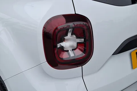 BN70MKX Dacia Duster 1.0 TCe 100 Comfort 5dr Thumbnail #17