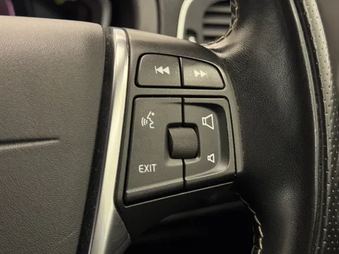 BU67RDY Volvo V40 T2 [122] R DESIGN Nav Plus 5dr Thumbnail #25