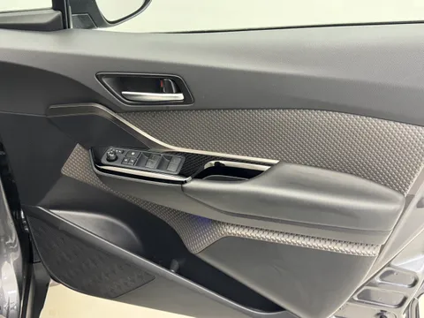 FG22XVN Toyota C-HR 1.8 Hybrid Excel 5dr CVT Thumbnail #15